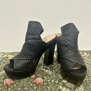 Elegant Black Women's Pour La Victories Heeled Sandals